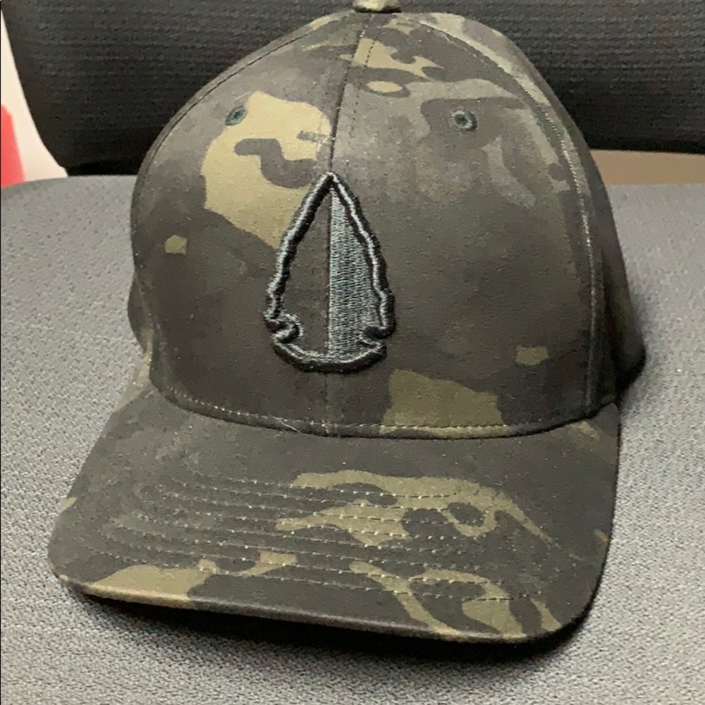 L-XL TacHuntFish FlexFit Hat Black Multicam